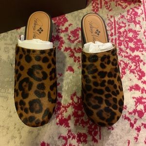 Patricia Nash leopard clogs